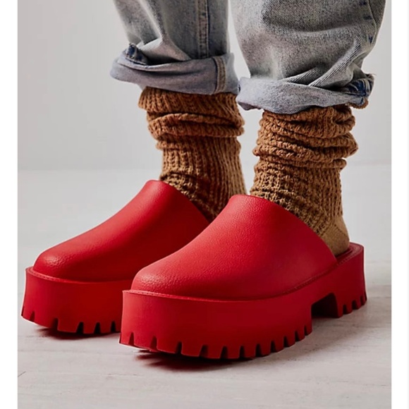 Jeffrey Campbell Clogge in Red NIB - Picture 7 of 9